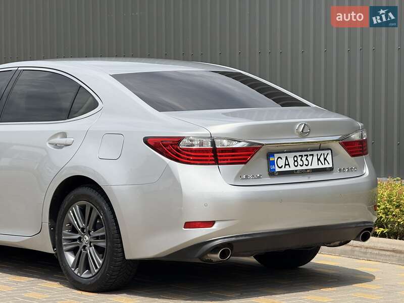 Седан Lexus ES 2012 в Виннице