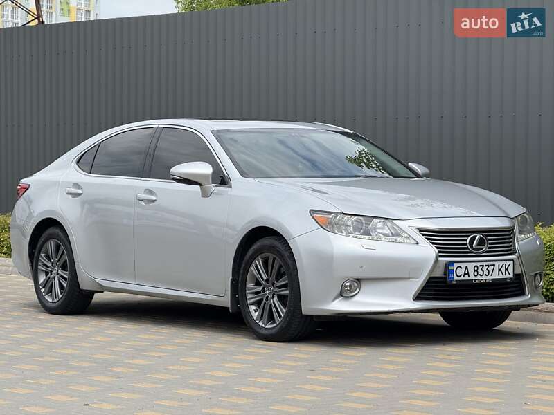 Седан Lexus ES 2012 в Виннице