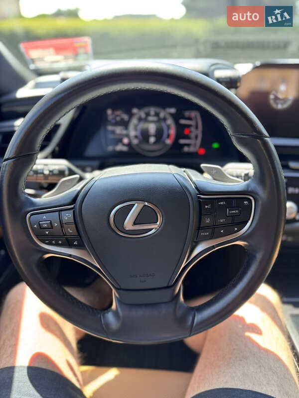 Седан Lexus ES 2022 в Киеве
