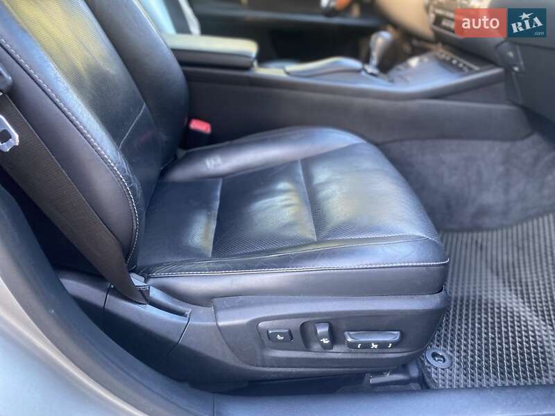 Седан Lexus ES 2015 в Одессе