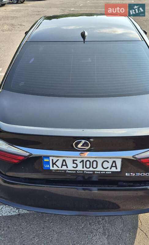Седан Lexus ES 2016 в Киеве