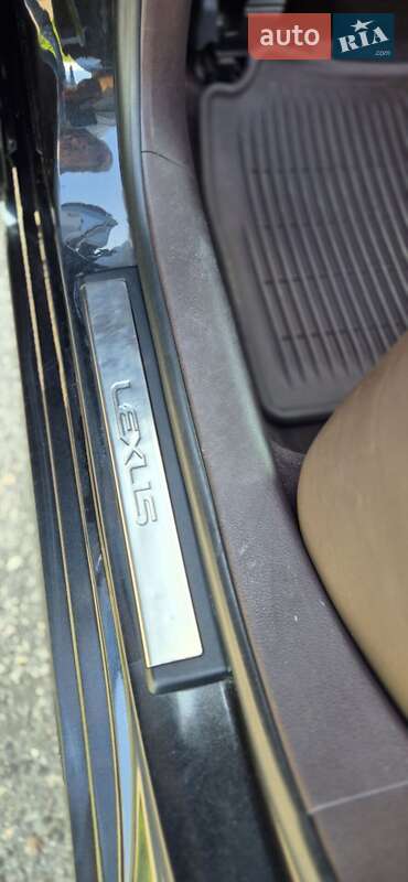 Седан Lexus ES 2016 в Киеве