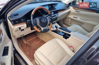 Седан Lexus ES 2013 в 