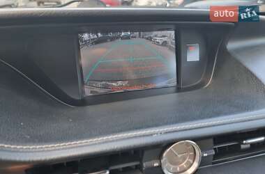 Седан Lexus ES 2013 в 