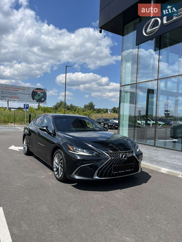 Lexus ES 2022
