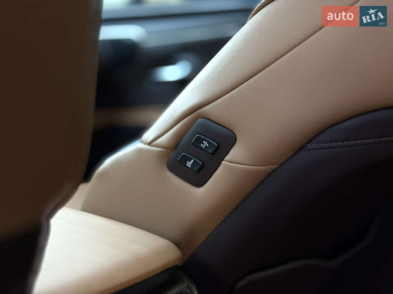 Седан Lexus ES 2020 в Луцке
