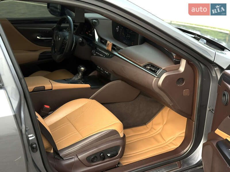Седан Lexus ES 2020 в Луцке