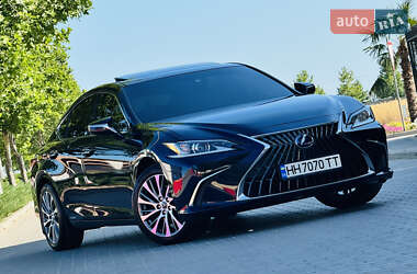 Седан Lexus ES 2019 в Одесі