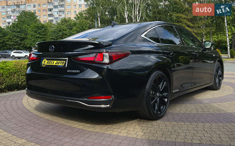 Седан Lexus ES 2022 в Львове