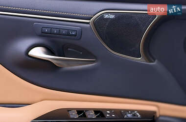 Седан Lexus ES 2022 в 