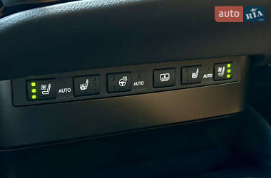 Седан Lexus ES 2022 в 