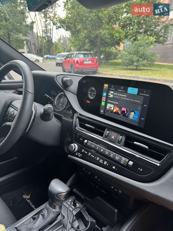 Седан Lexus ES 2022 в Киеве