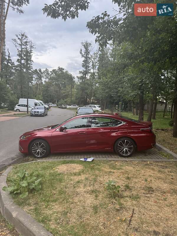 Седан Lexus ES 2022 в Киеве