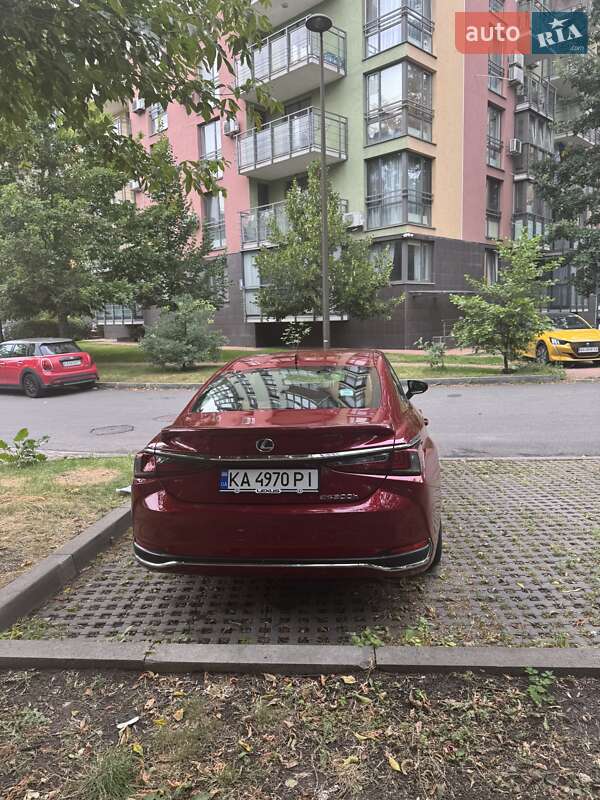 Седан Lexus ES 2022 в Киеве