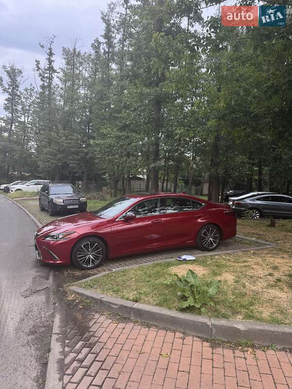 Седан Lexus ES 2022 в Киеве