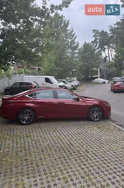 Седан Lexus ES 2022 в 