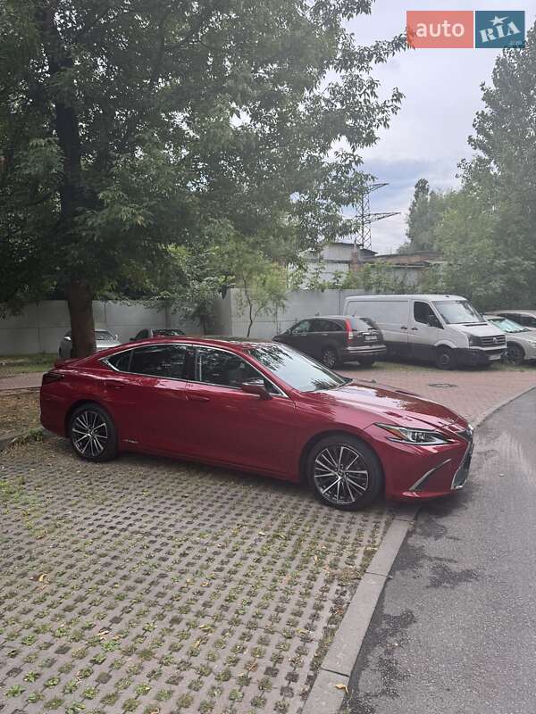 Седан Lexus ES 2022 в Киеве