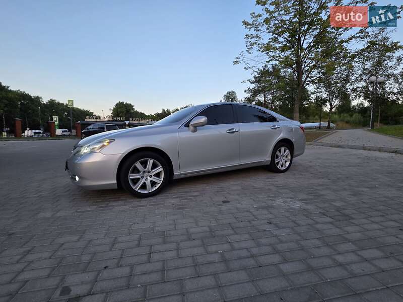 Седан Lexus ES 2007 в Ровно