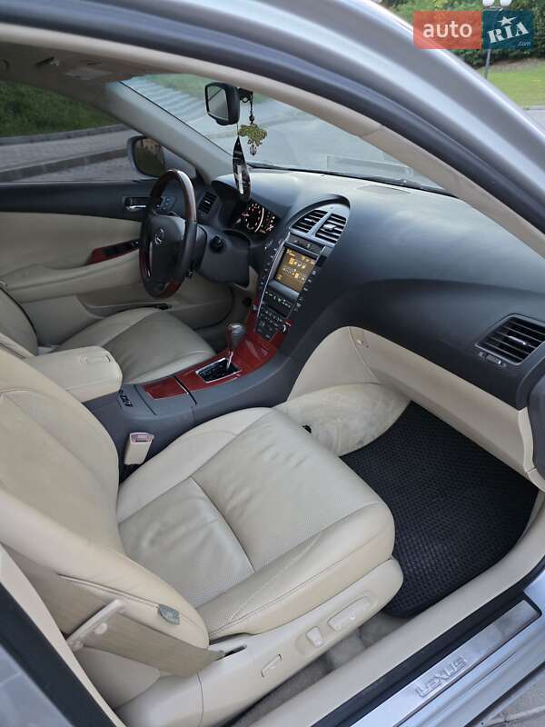 Седан Lexus ES 2007 в Ровно