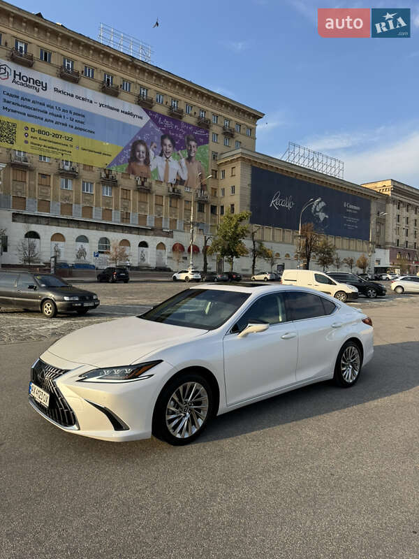 Седан Lexus ES 2023 в Харькове