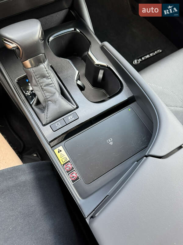 Седан Lexus ES 2023 в Харькове
