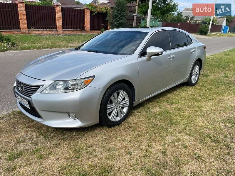 Седан Lexus ES 2014 в Киеве
