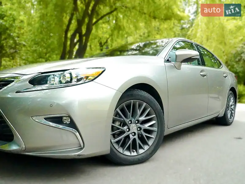 Lexus ES 2018