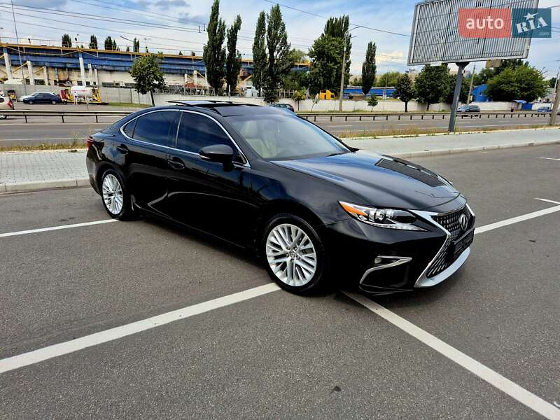 Седан Lexus ES 2014 в Киеве