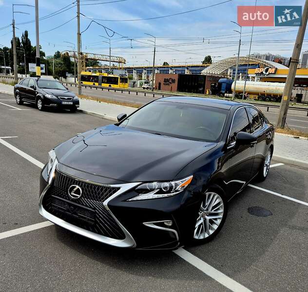 Седан Lexus ES 2014 в Киеве