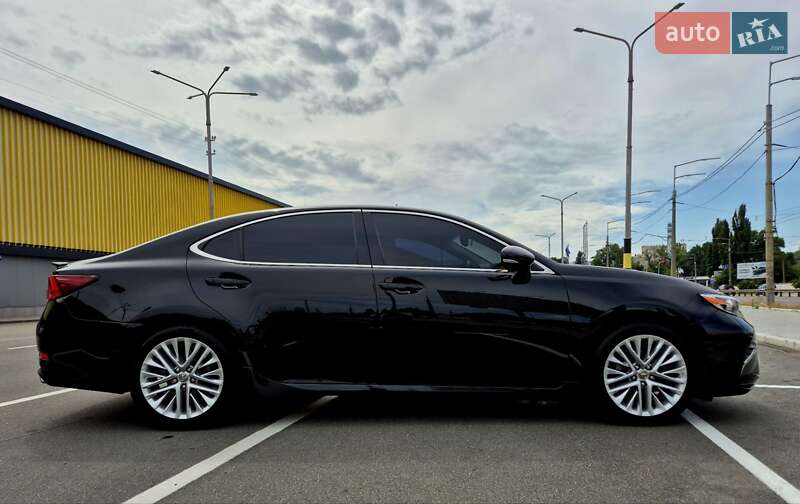 Седан Lexus ES 2014 в Киеве