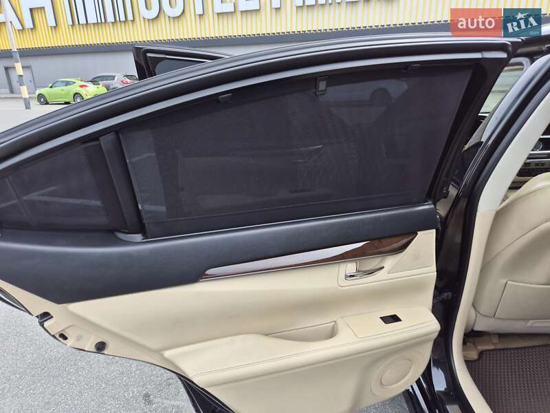 Седан Lexus ES 2014 в Киеве