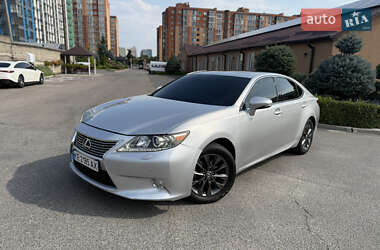 Седан Lexus ES 2012 в Дніпрі