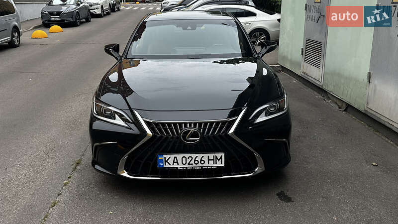 Lexus ES 2021
