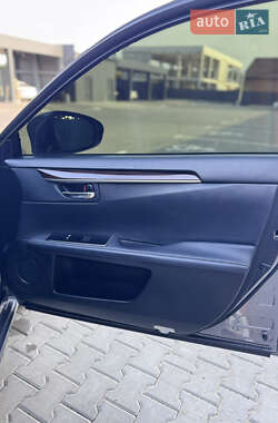 Седан Lexus ES 2017 в 