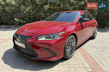 Седан Lexus ES 2019 в Дніпрі