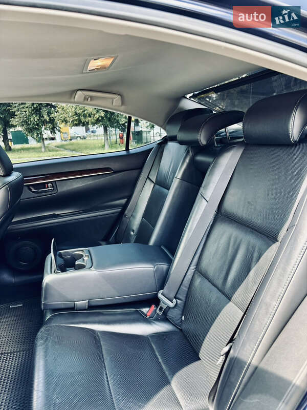 Седан Lexus ES 2015 в Киеве фото 23 Седан Lexus ES 2015 в Киеве