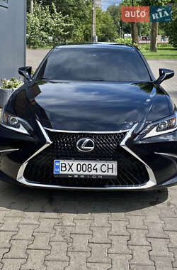 Седан Lexus ES 2018 в Хмельницком