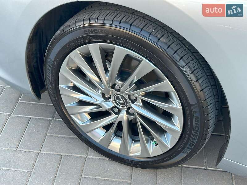 Седан Lexus ES 2022 в Одессе