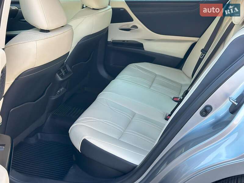 Седан Lexus ES 2022 в Одессе