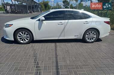 Седан Lexus ES 2015 в Дніпрі