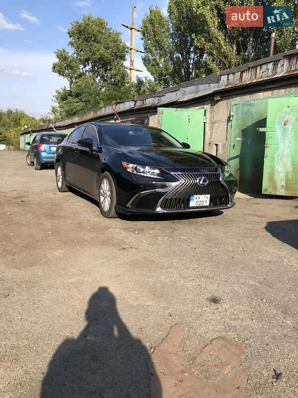 Седан Lexus ES 2013 в Киеве