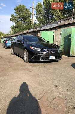 Седан Lexus ES 2013 в 
