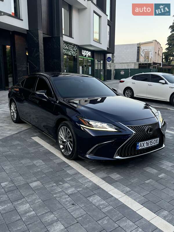 Lexus ES 2018