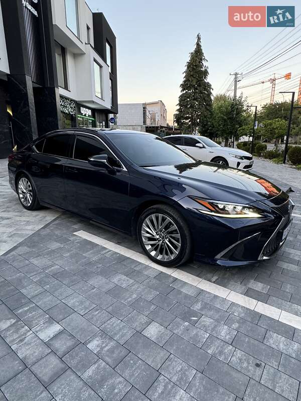 Седан Lexus ES 2018 в Києві