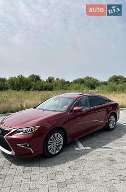 Седан Lexus ES 2017 в Львове