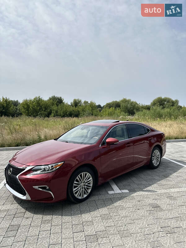 Седан Lexus ES 2017 в Львові