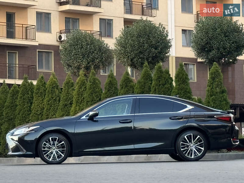 Седан Lexus ES 2023 в Одесі