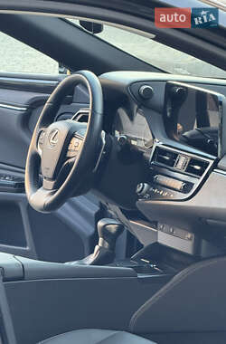 Седан Lexus ES 2023 в Одессе