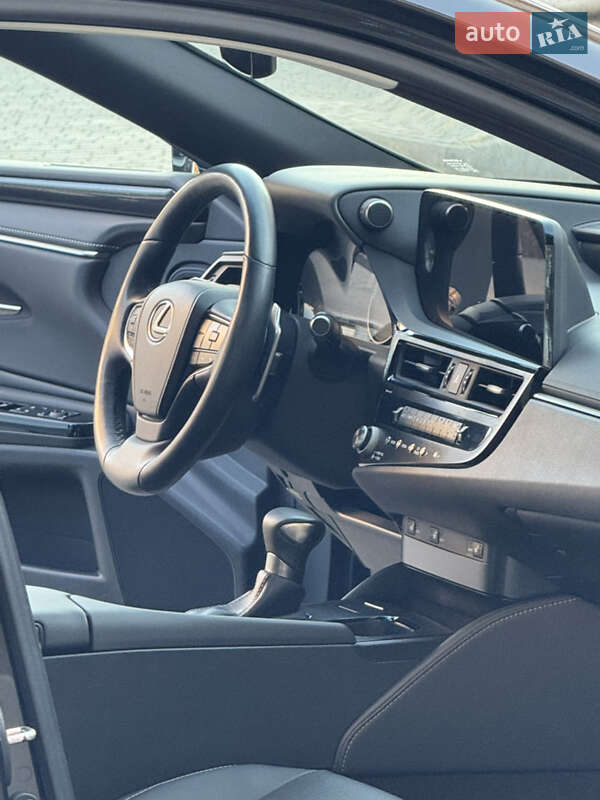 Седан Lexus ES 2023 в Одесі