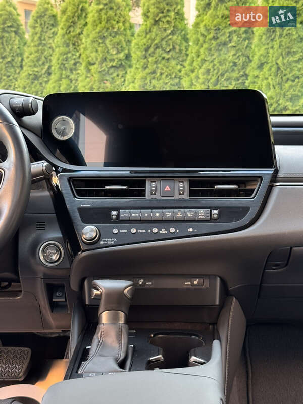 Седан Lexus ES 2023 в Одесі